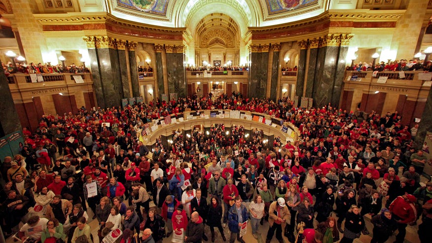 Wisc. union bill protesters in capitol
